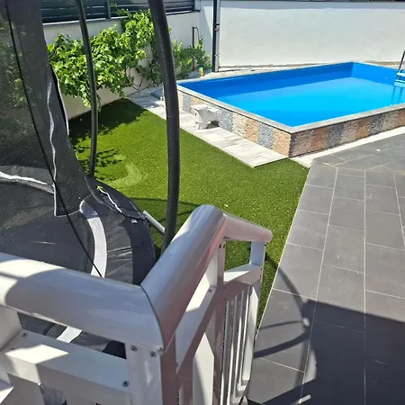 Aqualux Villa *